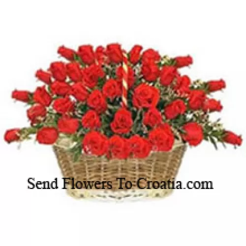 Ein wunderschöner Korb mit 51 roten Rosen